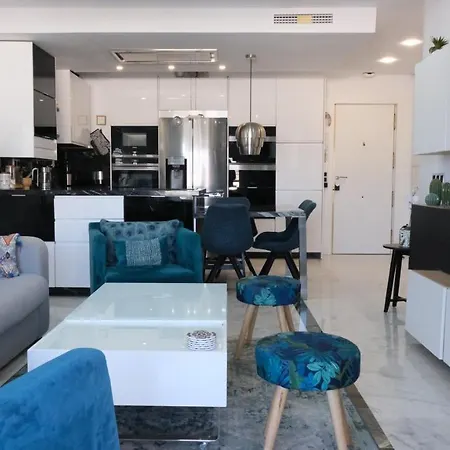 Standing Puerto Banus Apartment *